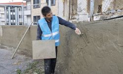 Trabzon'da denetimli serbestlik yükümlüsü okul inşaatında çalışıyor