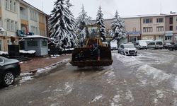 Yeniçağa'da karla mücadele çalışmaları sürüyor