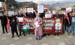 Amasya'da sağlık çalışanları İsrail'e tepki için sessiz yürüyüş yaptı