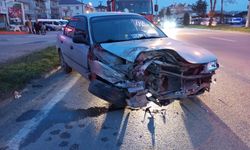 Samsun'da tıra çarpan otomobilin sürücüsü yaralandı