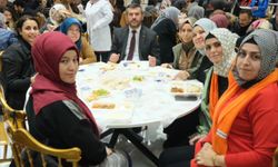 AK Parti Karabük Belediye Başkan adayı Çetinkaya, vatandaşlarla iftar yaptı