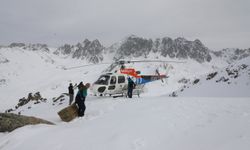 Çengel boynuzlu dağ keçileri için Kaçkarlar'a helikopterle yem taşındı