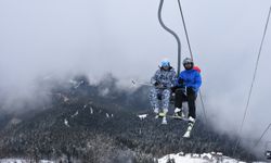 Kar kalınlığının 1 metreye ulaştığı Atabarı, martta da kayakseverleri ağırlıyor