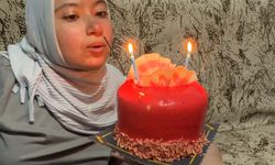 Milletvekili Şahin'den bedensel engelli Rabia'ya doğum günü sürprizi