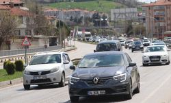 Ankara-Samsun kara yolu Havza geçişinde trafik yoğunluğu yaşanıyor
