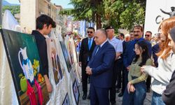 Artvin Güzel Sanatlar Lisesi yıl sonu  sergisi açıldı