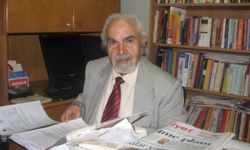 Dr. Erdal Atabek vefat etti