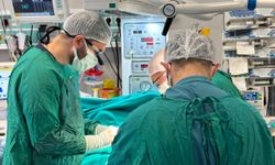 Rize'de kalp rahatsızlığı bulunan prematüre iki bebek ameliyat edildi