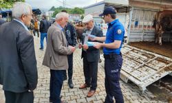 Salıpazarı'nda polis, kurban satıcılarını sahte para konusunda uyardı