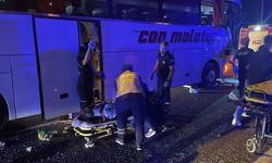 Anadolu Otoyolu'na iki yolcu otobüsü çarpıştı, 15 kişi yaralandı
