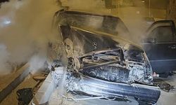 Boyabat’ta refüje çarpan otomobildeki 2 kişi yaralandı