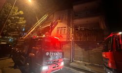 Samsun’da binanın çatı katında çıkan yangın söndürüldü