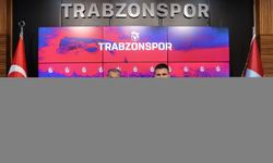 Trabzonspor'da Okay Yokuşlu için imza töreni düzenlendi