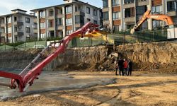 ÜZERİNE BETON POMPASI DEVRİLEN İŞÇİ ÖLDÜ