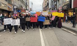 ANIT ÖNÜNDE PROTESTO