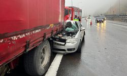 GÜNCELLEME - Anadolu Otoyolu'nda tıra çarpan otomobildeki 1 kişi öldü, 4 kişi yaralandı