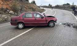 Karabük'te 2 otomobilin çarpıştığı kazada 8 kişi yaralandı