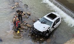 Rize'de öğrenci servisi ile otomobilin çarpıştığı kazada 10 kişi yaralandı