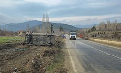 Çorum'da devrilen otomobilin sürücüsü yaralandı