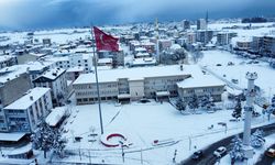 19 Mayıs ilçesinde kar yağışı etkisini sürdürüyor