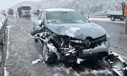 Anadolu Otoyolu'nun Bolu kesiminde 6 aracın karıştığı trafik kazalarında 1 kişi yaralandı