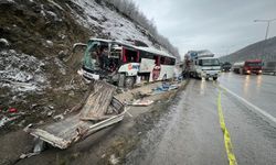 GÜNCELLEME - Samsun'da kamyona çarpan yolcu otobüsünün sürücüsü öldü, 21 yolcu yaralandı