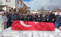 İstanbul'da kalp krizi sonucu hayatını kaybeden askerin cenazesi Bolu'da toprağa verildi