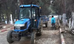 Manisa’da mezarlık bakımları aralıksız devam ediyor