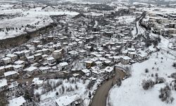 Safranbolu'da karla kaplanan tarihi yapılar havadan görüntülendi