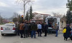 Boyabat'ta otomobille çarpışan motosikletin sürücüsü yaralandı