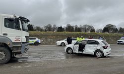 Samsun'da beton mikseriyle çarpışan sürücü kursu eğitim aracındaki 3 kişi yaralandı