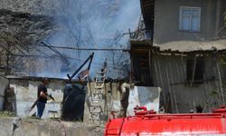 Çorum'da semaverden çıkan yangın evlere sıçramadan söndürüldü