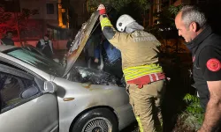 OTOPARKTA OTOMOBİL ALEV ALDI