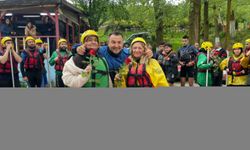 Düzce'de rafting tutkunu annelerin günü kutlandı