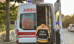 Gerze'de hafif ticari araç ile çarpışan motosikletin sürücüsü yaralandı