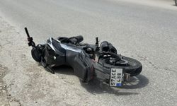 Gerze'de otomobille çarpışan motosikletin sürücüsü yaralandı