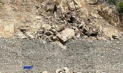 Gümüşhane'de heyelan nedeniyle mahalle yolu ulaşıma kapatıldı