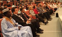 Karanfil Group Başkanı Karanfil, "Girişimciliğe İlk Adım" etkinliğinde öğrencilerle bir araya geldi
