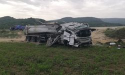 Kastamonu'da devrilen kamyonun sürücüsü yaralandı