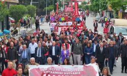 Manisa'da Başkan Zeyrek emekçilerle omuz omuza yürüdü