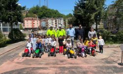 Salıpazarı'nda miniklere uygulamalı trafik eğitimi verildi