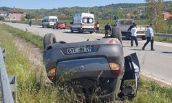 Samsun'da devrilen otomobilde emniyet kemeri takılı olan çift yara almadan kurtuldu