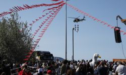 Samsun'da Jandarma Genel Komutanlığına bağlı "Çelik Kanatlar" gösteri uçuşu yaptı