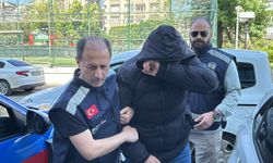 Samsun'da silahlı saldırıda amcasının oğlunu öldüren zanlı ile babası adliyede
