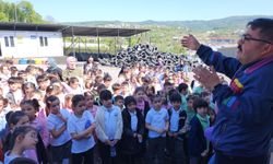 ÖĞRENCİLER, ATIK GETİRME MERKEZİNDE
