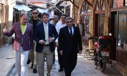 Amasya Valisi Bakan, Merzifon'da ziyaretlerde bulundu