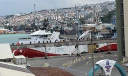 "Barbaros Hayreddin Paşa" sismik araştırma gemisi Trabzon Limanı'na demirledi