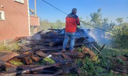 Bolu'da çıkan yangında odunluk kullanılamaz hale geldi