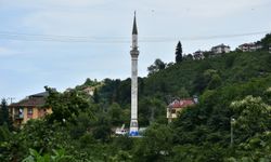 Camisiz minareden 8 yıldır ezan sesi eksik olmuyor