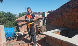 Çorum’da havalandırma boşluğuna düşen kedi yavrusu kurtarıldı